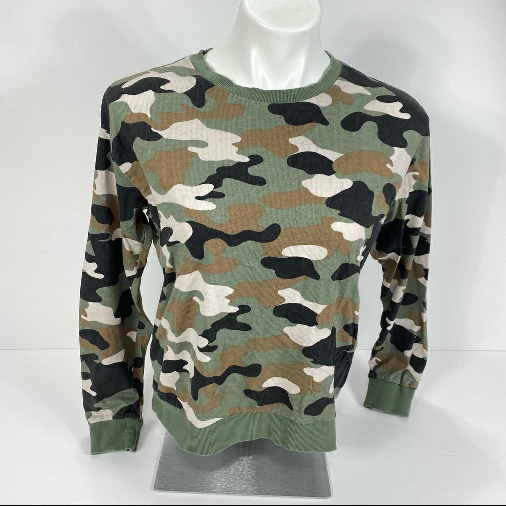 Dividedย H&M H & MโCamoโSweatshirtโS